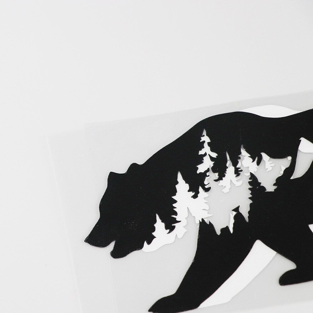 17.3CMX8.6CM Cartoon Bear Wildlife Camper Car Truck Decal Vinyl Car Sticker 13C-0080