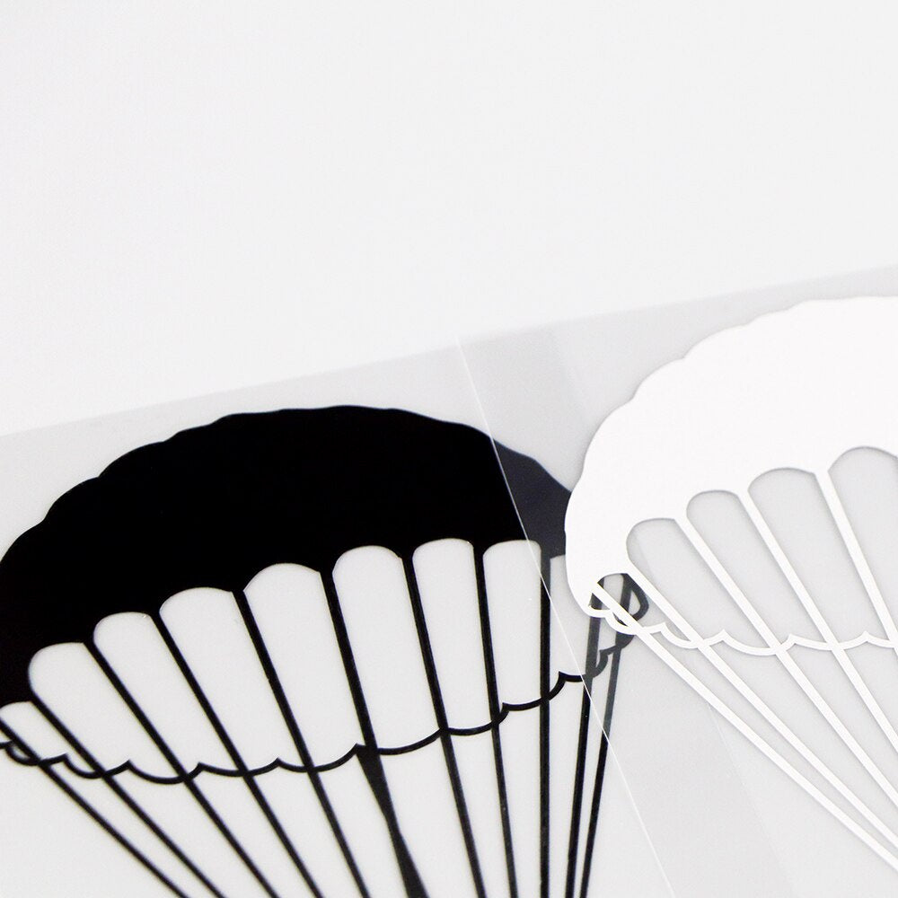 8.9×15.7CM Extreme Sport Parachute Skydiving Silhouette Personality Vinyl Car Sticker Decals Black / Silver 10A-0508