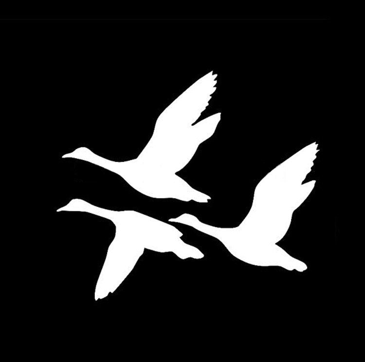 10*12.5CM Ducks Flying Car Sticker Decals Creative Decorative Bird Hunting Waterfowl Motorcycle Car Stickers C2-0118
