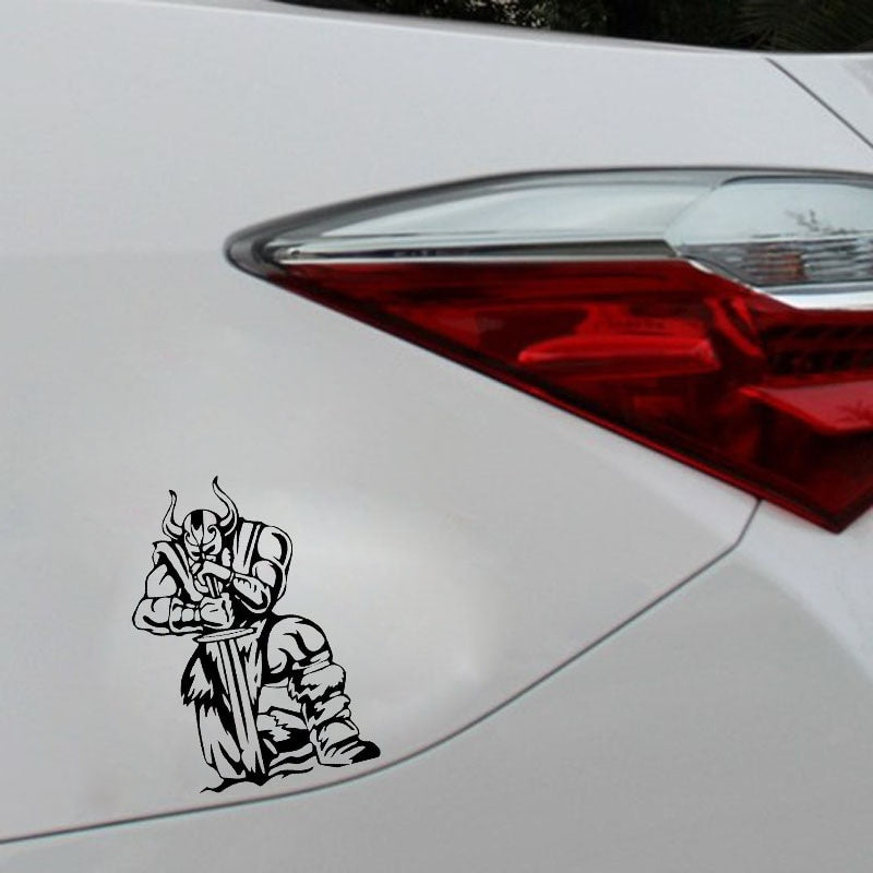 9.7*14.5CM Covering The Body Kneel Ready To Attack Viking Warrior Soldier Car Sticker Black/Silver Vinyl C21-0033