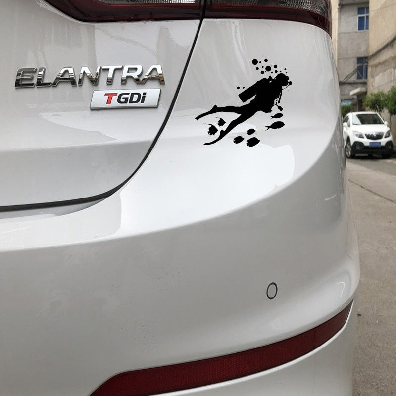 2020 NEW 16CM*17.9CM Ocean World Diving Adventure Decal Car Personality Fish Car Sticker Black/Silver C30-0582