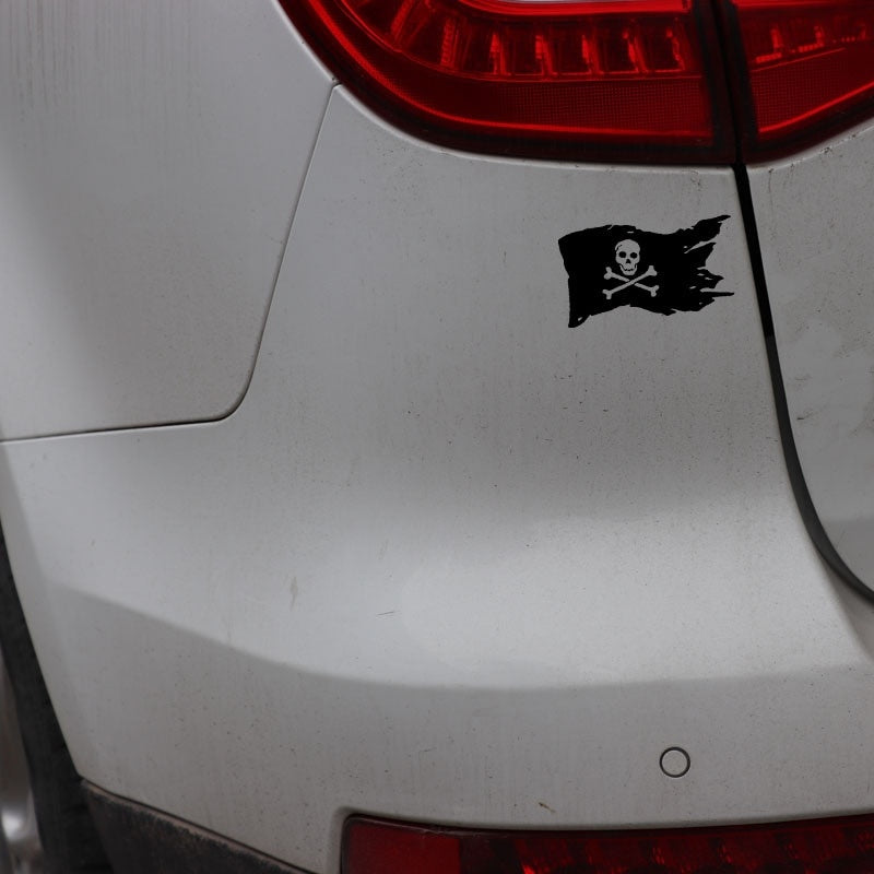 2020 NEW 14.2CM*9CM Pirate Flag Vinyl Decal Skull Bones Cross Ship Car Sticker Decor Black/Silver C3-1836
