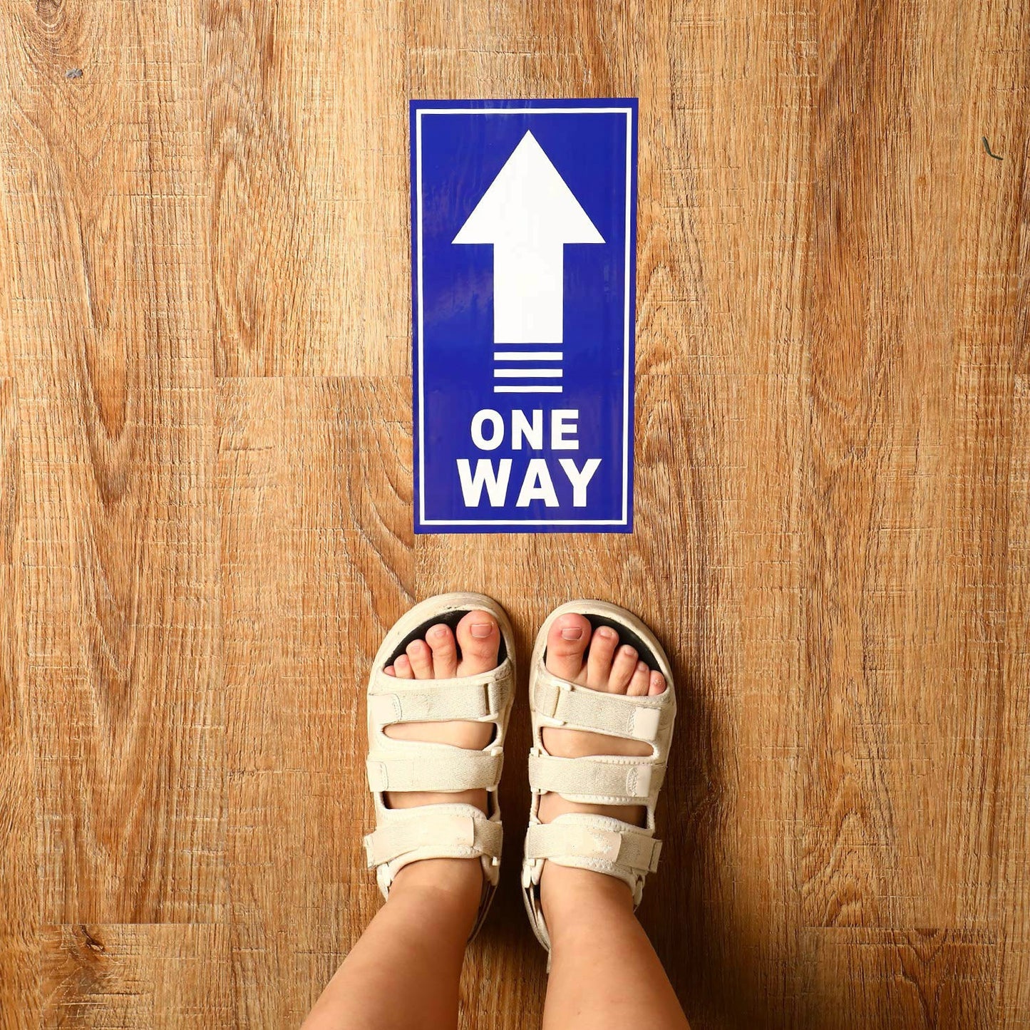 4 Pieces One Way Floor Decal Sign Directional Arrows Stickers Social Distance Safety Floor One Way Keep Distance Sign Marker (Blute)