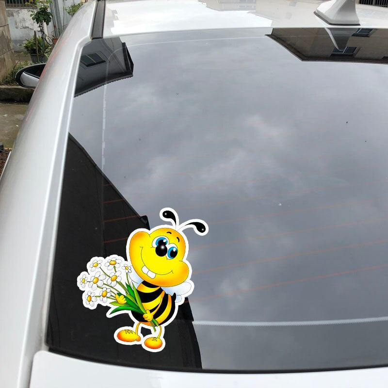 15.3CM*17.6CM The Bees Hold A Bunch Of Flowers Decal PVC Car Sticker Modelling