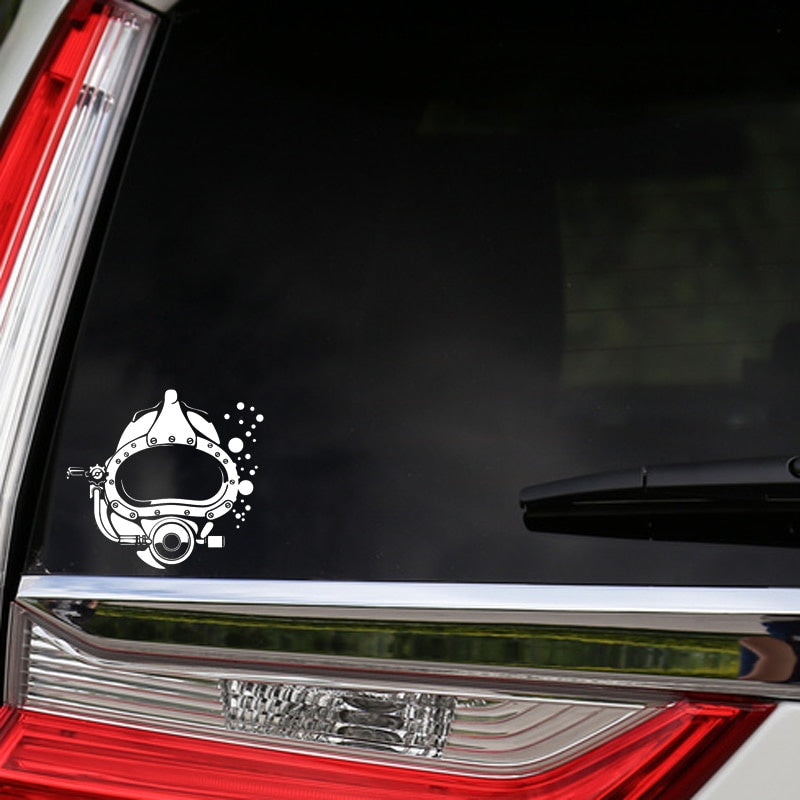 16.6*15.1CM Funny Scuba Diver Diving Mask Silhouette Car Stickers Vinyl Decor Accessories C12-0715