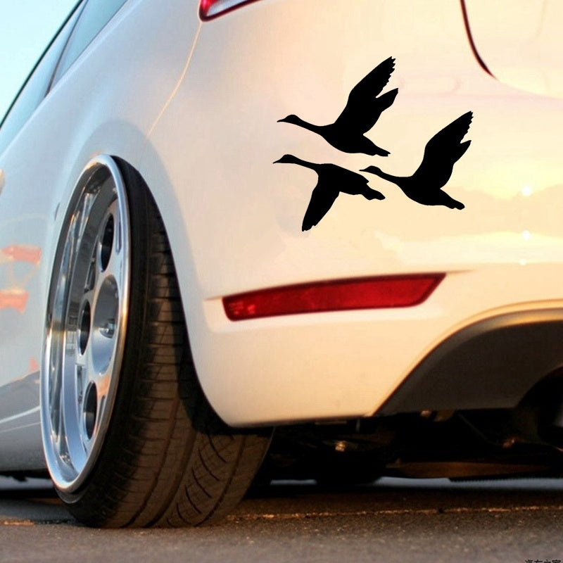 11.5cm*14.3cm Duck Flying Car Sticker Decals Fashion Bird Hunting Home Decoration