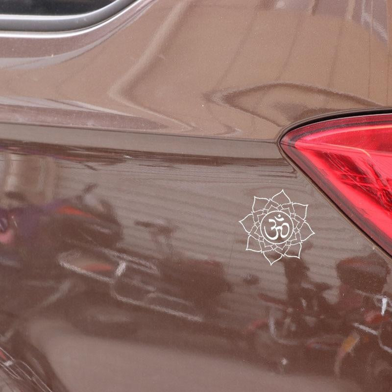 14.7CM*14.7CM Om Symbol On Lotus Vinyl Decal Car Sticker Buddhism Black/Silver C3-1558
