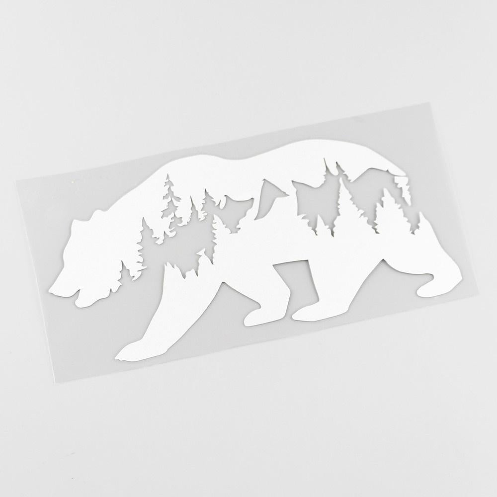17.3CMX8.6CM Cartoon Bear Wildlife Camper Car Truck  Decal  Vinyl Car Sticker 13C-0080
