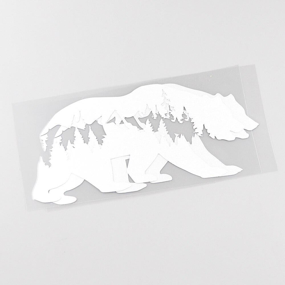 17.3CMX8.6CM Cartoon Bear Wildlife Camper Car Truck  Decal  Vinyl Car Sticker 13C-0080